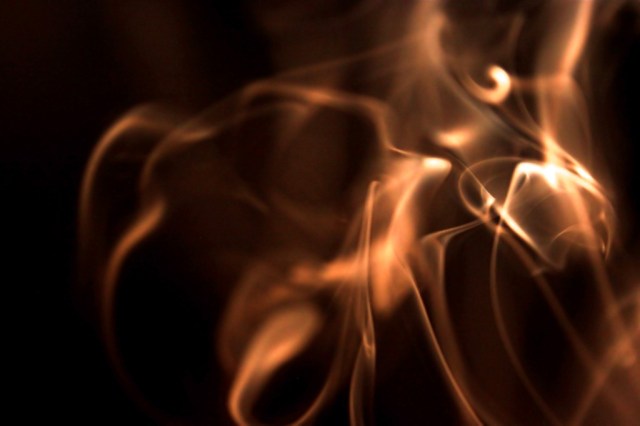 fumes-854312_35689530