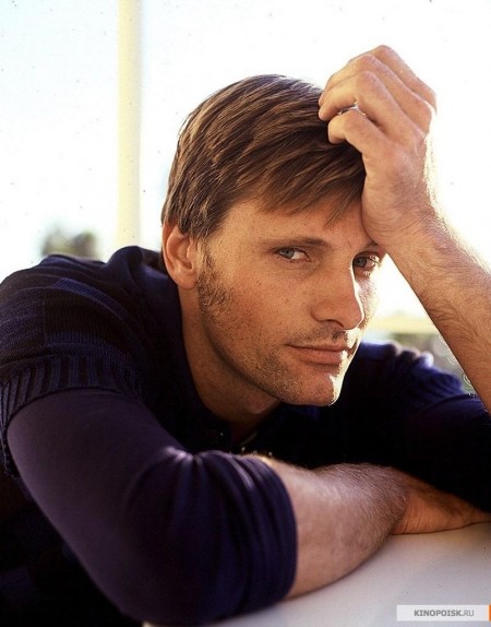 viggo-mortensen-pose-1870838438